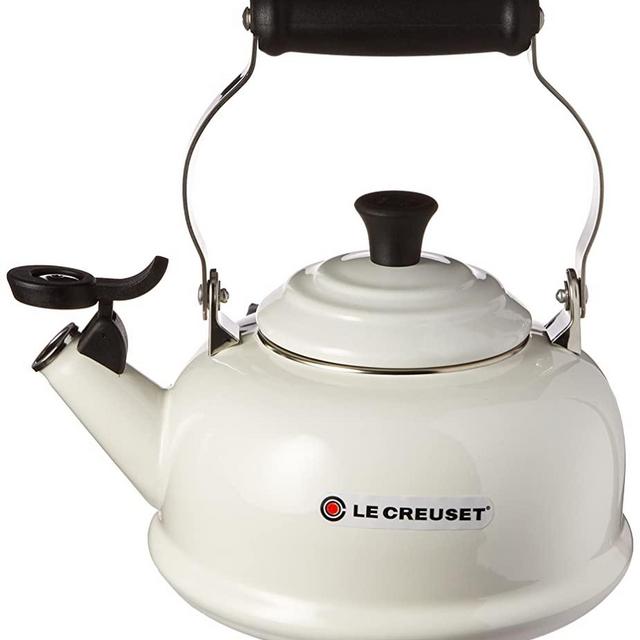 Le Creuset Q3101-16 Enamel-on-Steel Whistling Teakettle, 1-4/5-Quart, White