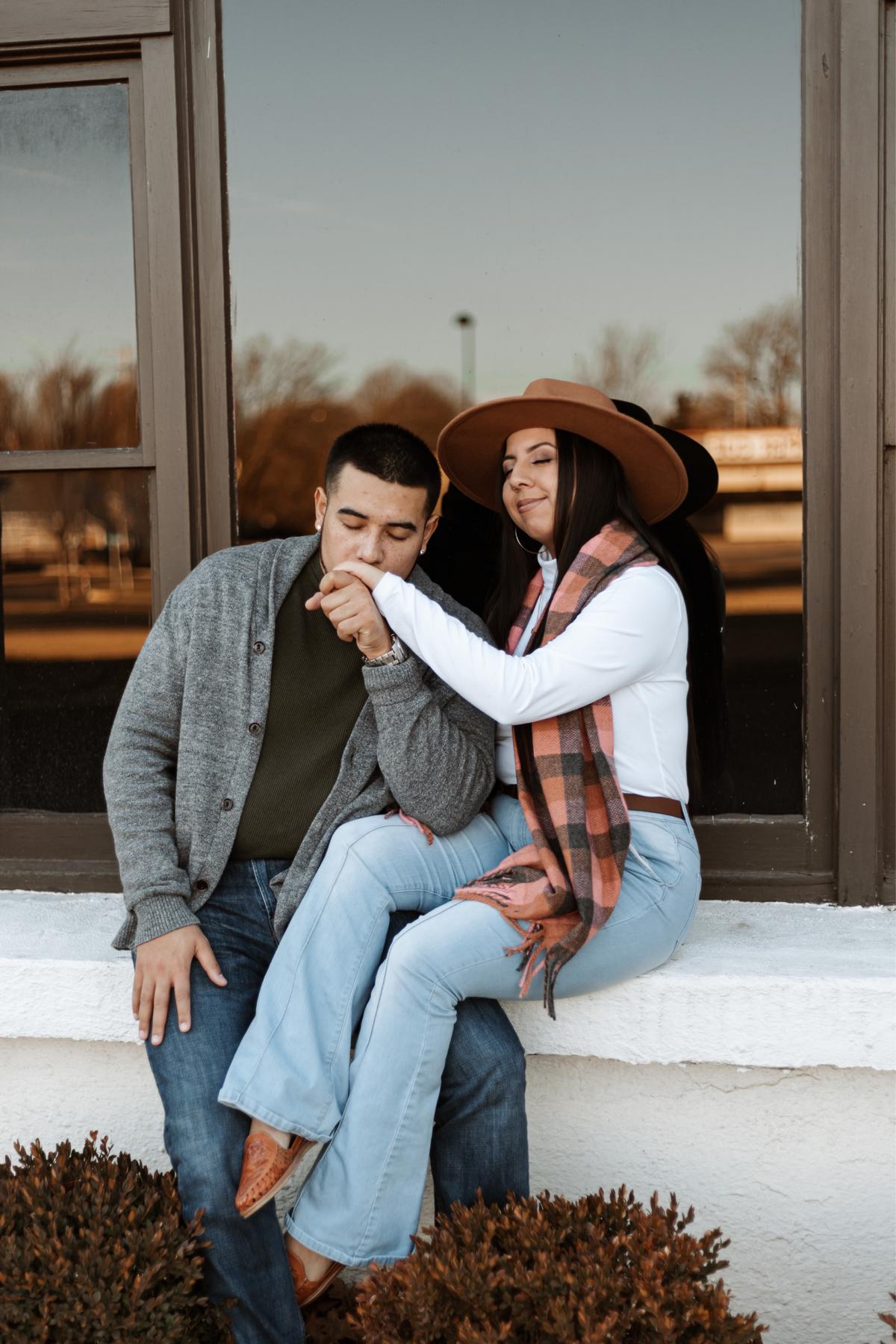 Hand besos are my favorite besos 😘