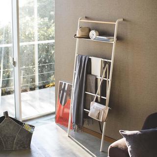 Tower Leaning Ladder With Shelf