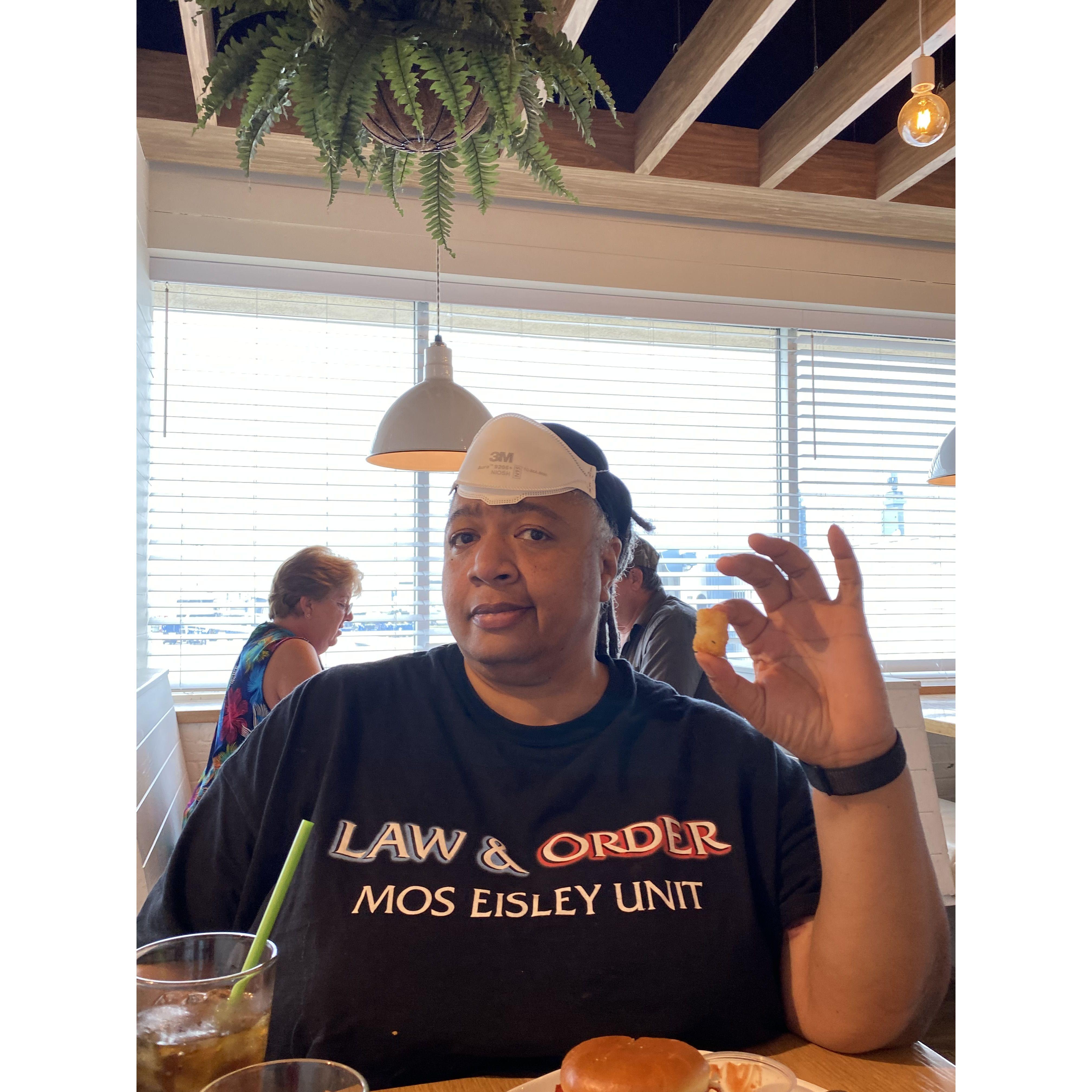 Nothing like airport dining, especially when flights are delayed and then canceled. Tater tots, Law & Order, Mos Eisley-all helpful things.