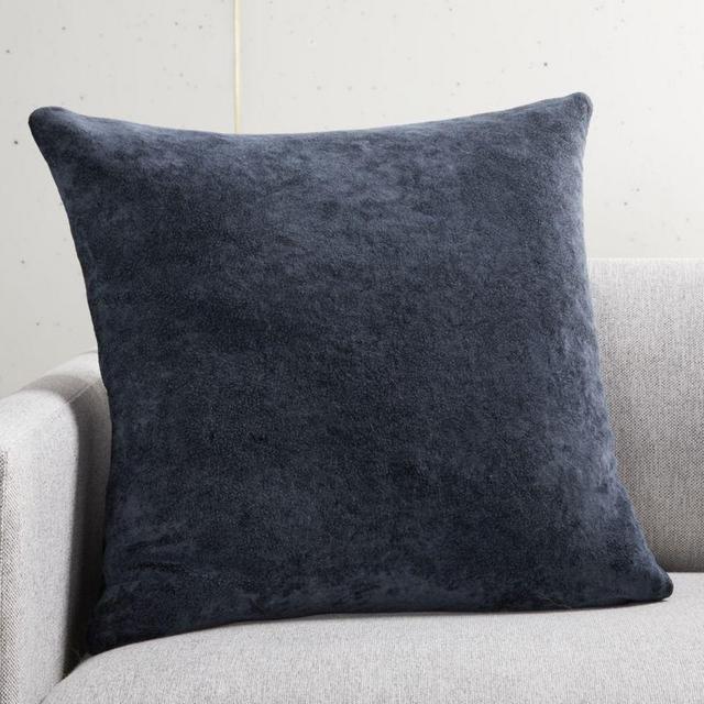 20" Strauss Navy Pillow