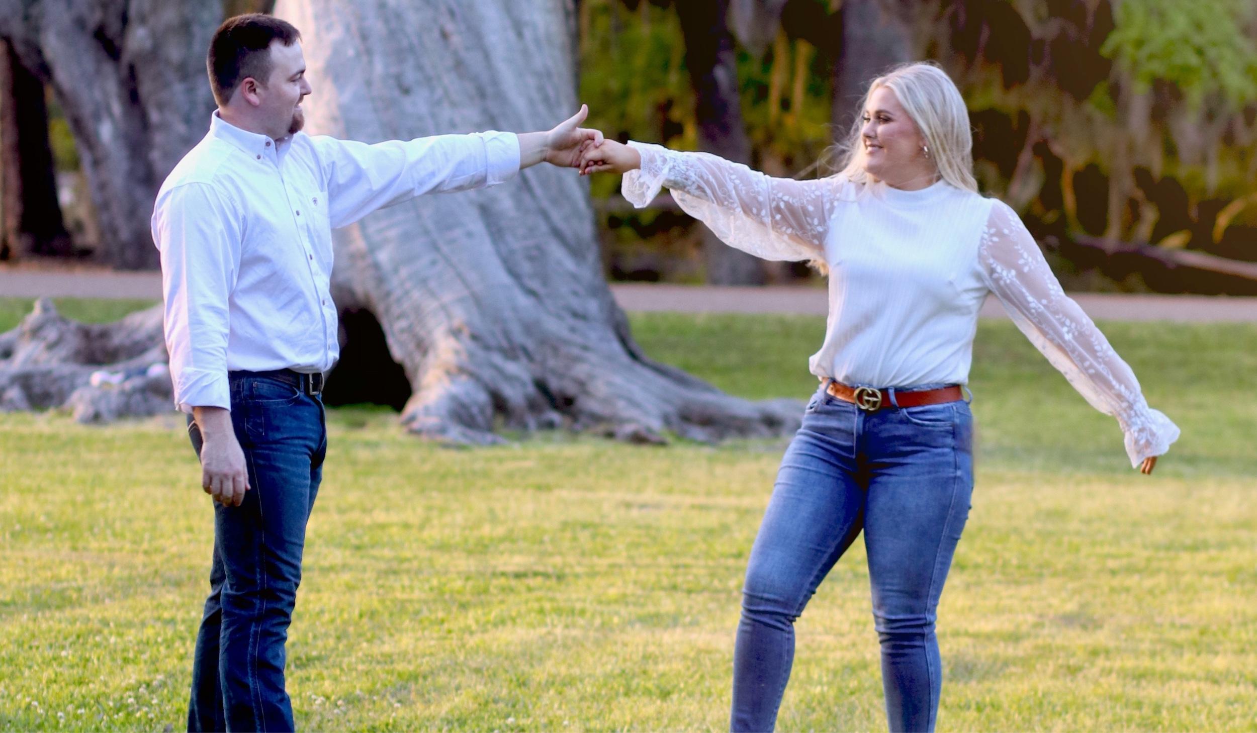 The Wedding Website of Lindsey Gibson and Kyle Dillard