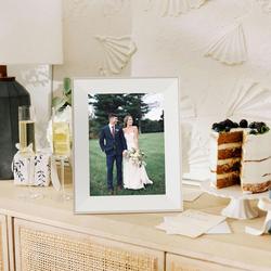 Aura Frames Aspen Mat Digital Photo Frame