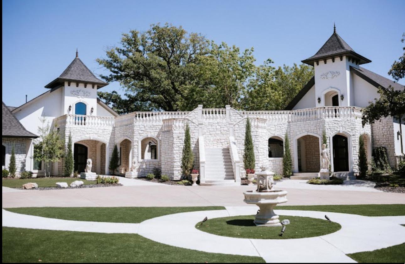 The Wedding Website of Thomas Perkins and Aalahjania Jones