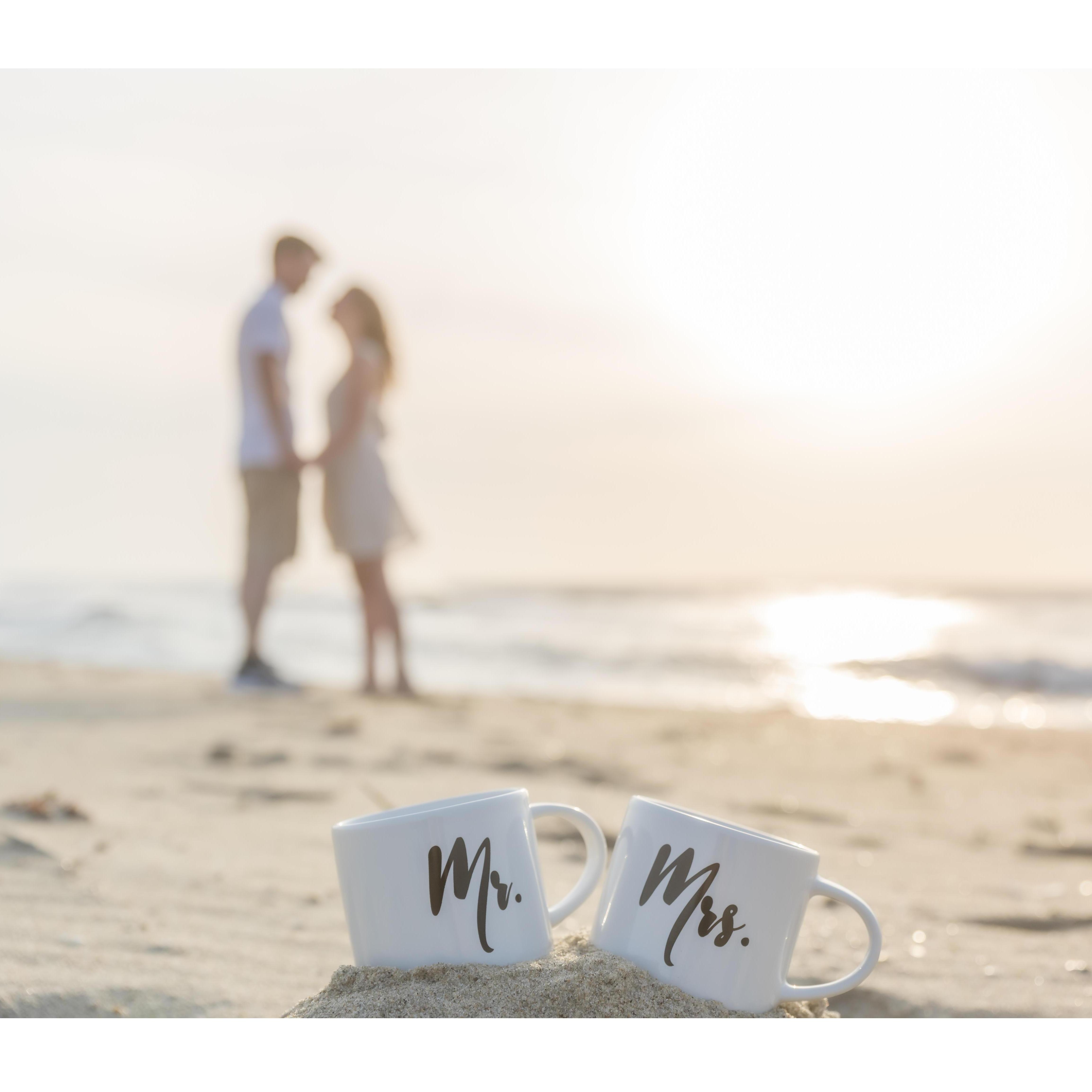 Engagement Pictures on the beach in North Carolina - 2020