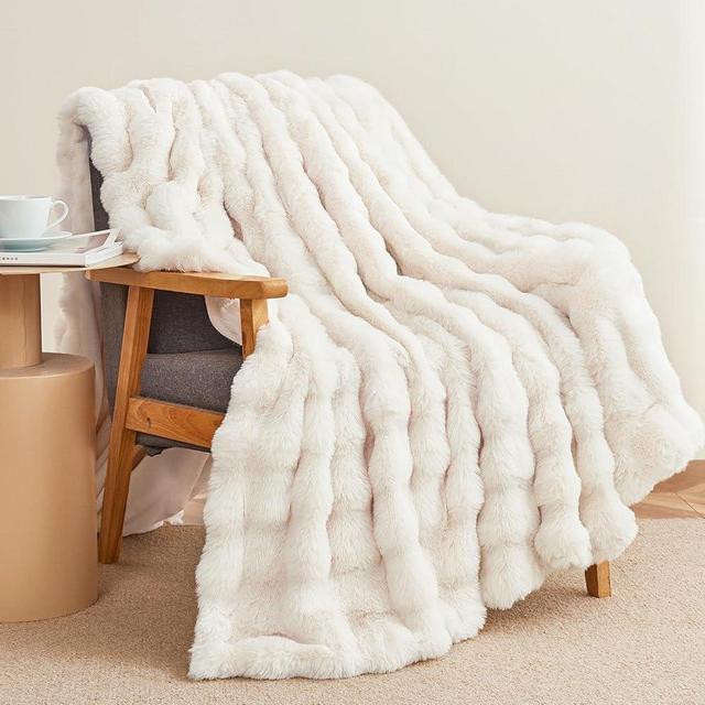 Faux Rabbit Fur Throw Blanket for Couch, Fluffy Warm Plush Thick Bubble Blanket for Bed Sofa Living Room, Soft Cozy Furry Blanket, 50x60 inches, Cream White