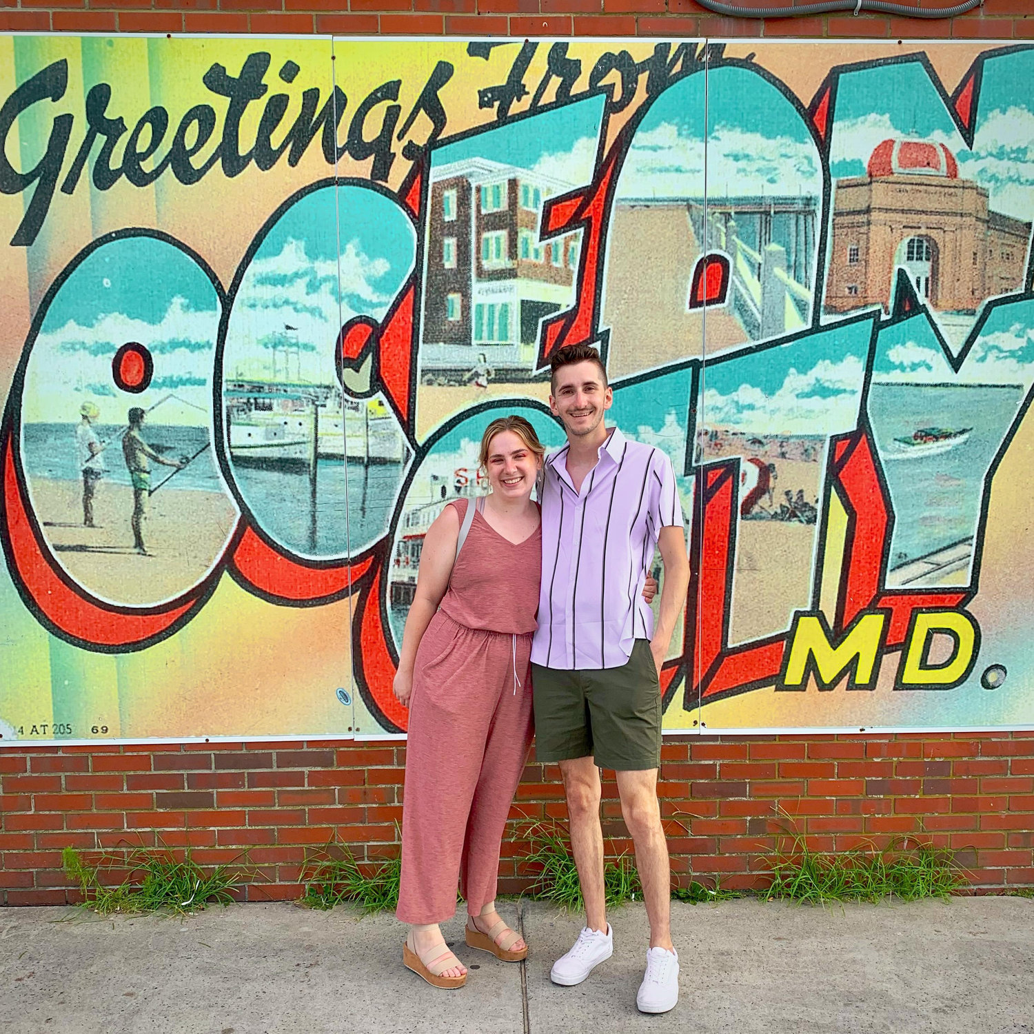 Liz joined Matthew and his extended family for a reunion in Ocean City, Maryland that has been taking place annually for over 50 years. Beach drinking, sunset selfies, and crabcake-eating ensued.