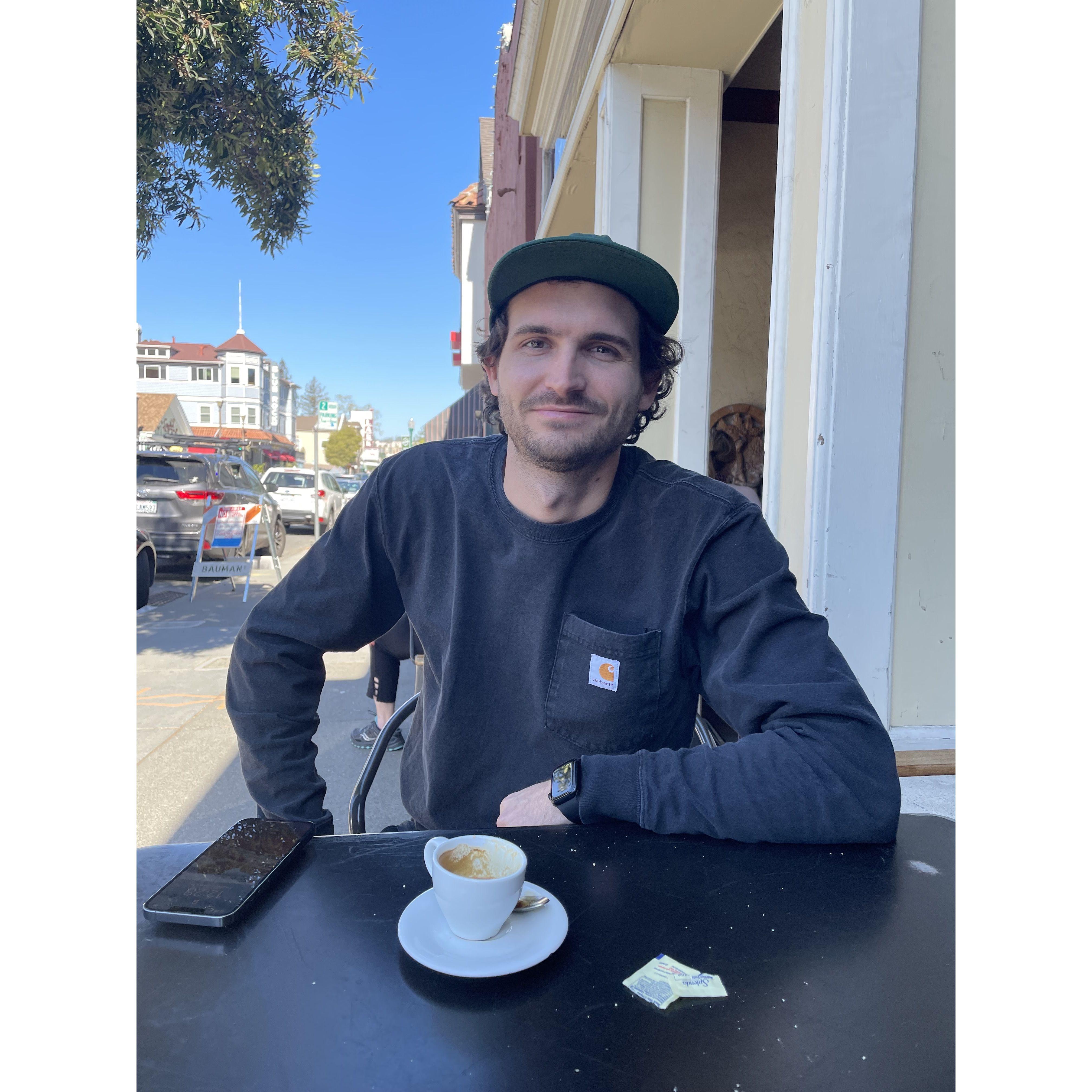 Having a coffee while exploring San Fransisco