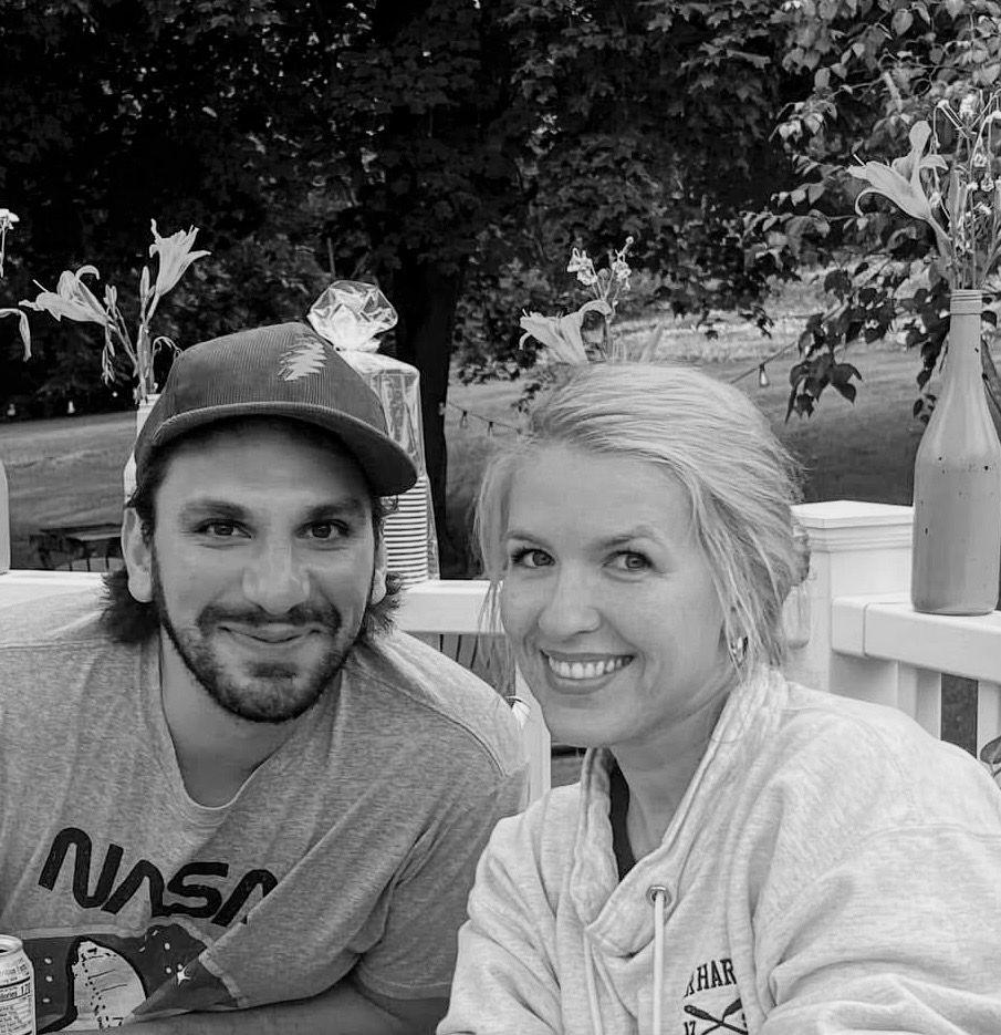 The Wedding Website of Lindsey Carter and Vincent Resh