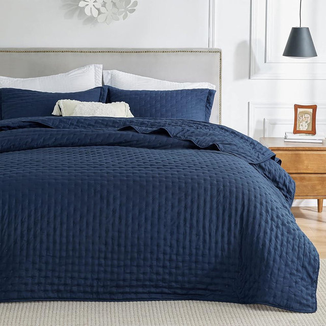 Bedsure King Size Quilt Bedding Set - Soft Ultrasonic King Bedspread - Navy Coverlet Quilted Bedding - Lightweight Comforter Set for All Seasons (Includes 2 Pillow Shams)