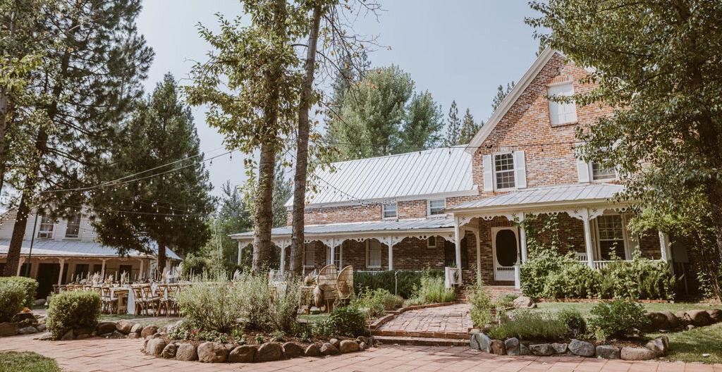 The Wedding Website of Caroline McArthur and Hank Beck