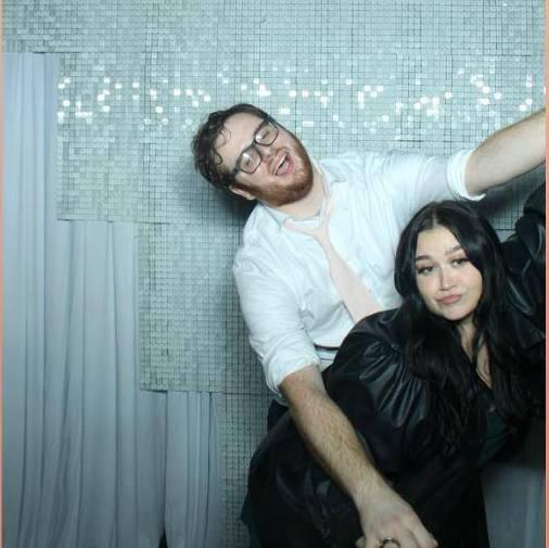we always tear up a wedding photo booth - 2023