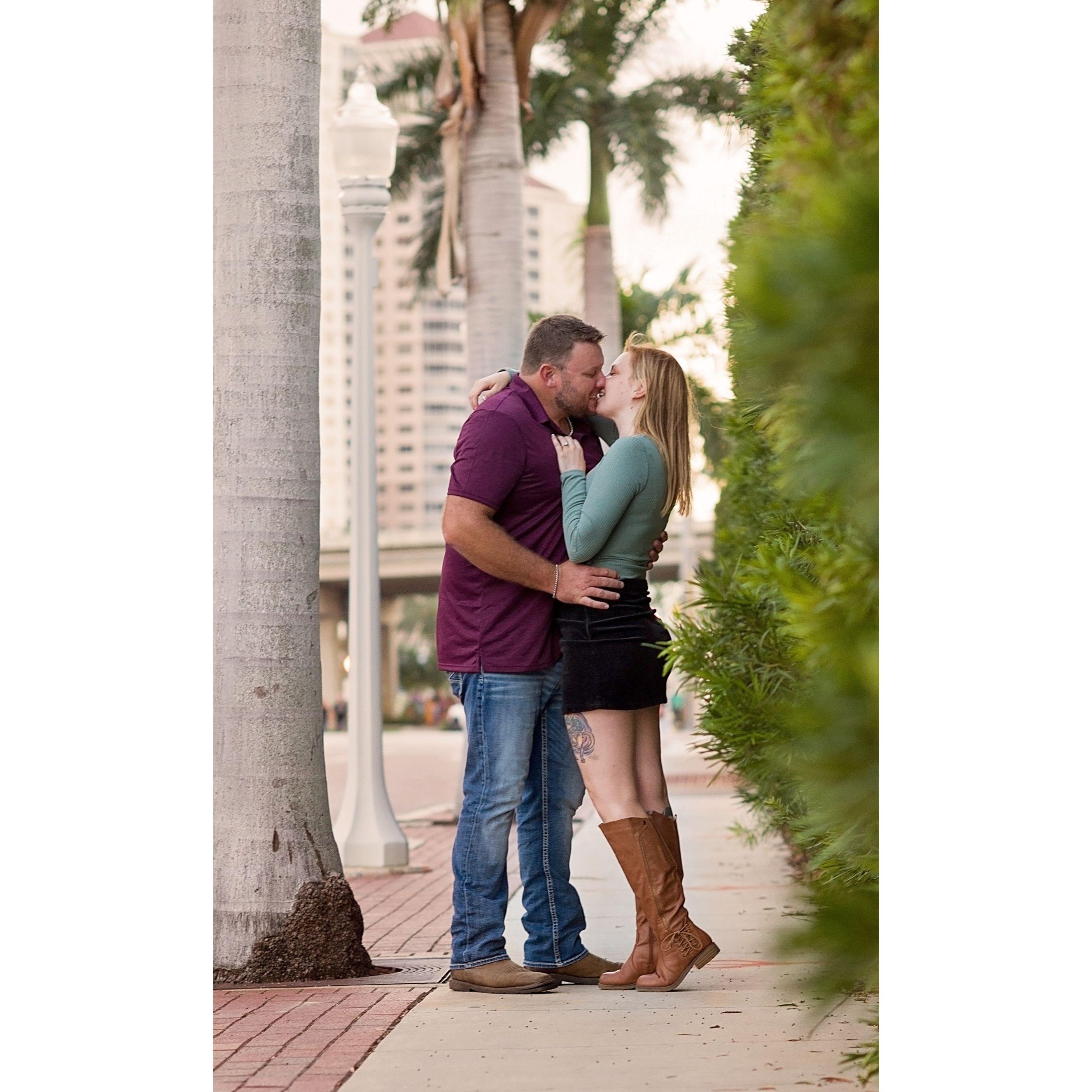 The birds were whistling at this sweet kiss!