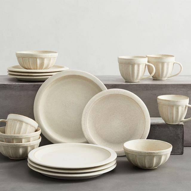 Mendocino Stoneware 16-Piece Dinnerware Set - Ivory