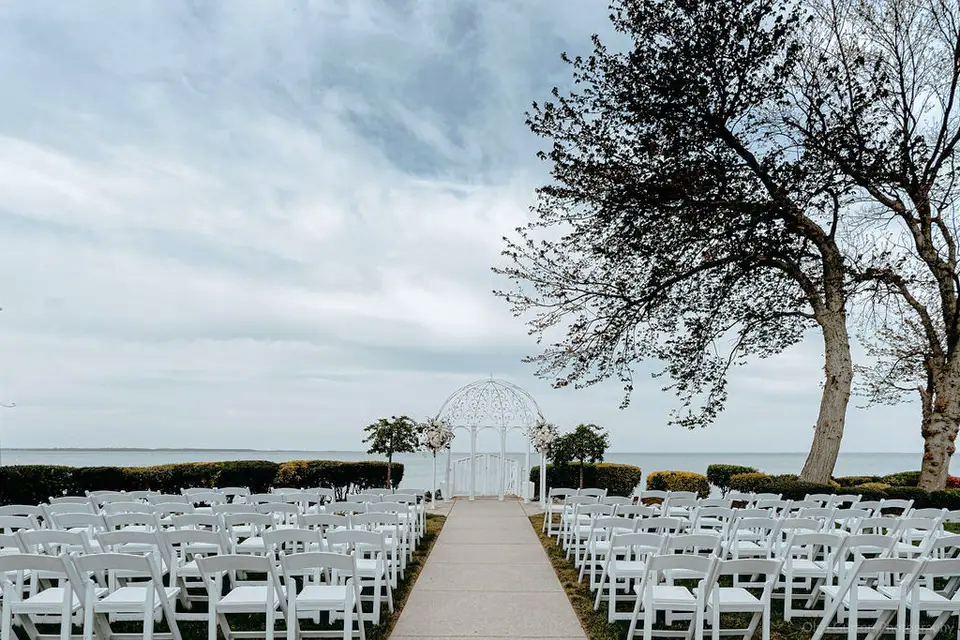 The Wedding Website of Tara Kirby and Shane Lauer