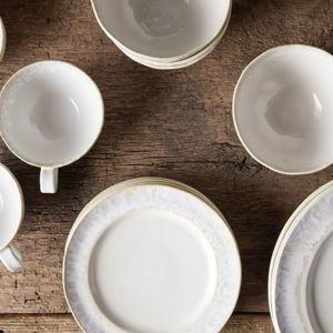 Arhaus Dinnerware Set (Set of 16)