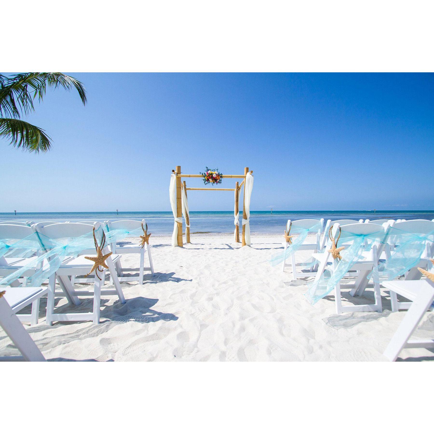 Beach ceremony, love is in the air!