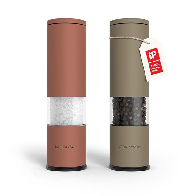 LARS NYSØM Salt and Pepper Grinder Set Manual, Stainless Steel Salt and Pepper Mills with Adjustable Ceramic Grinder I Design Spice Shakers (Red/Brown)