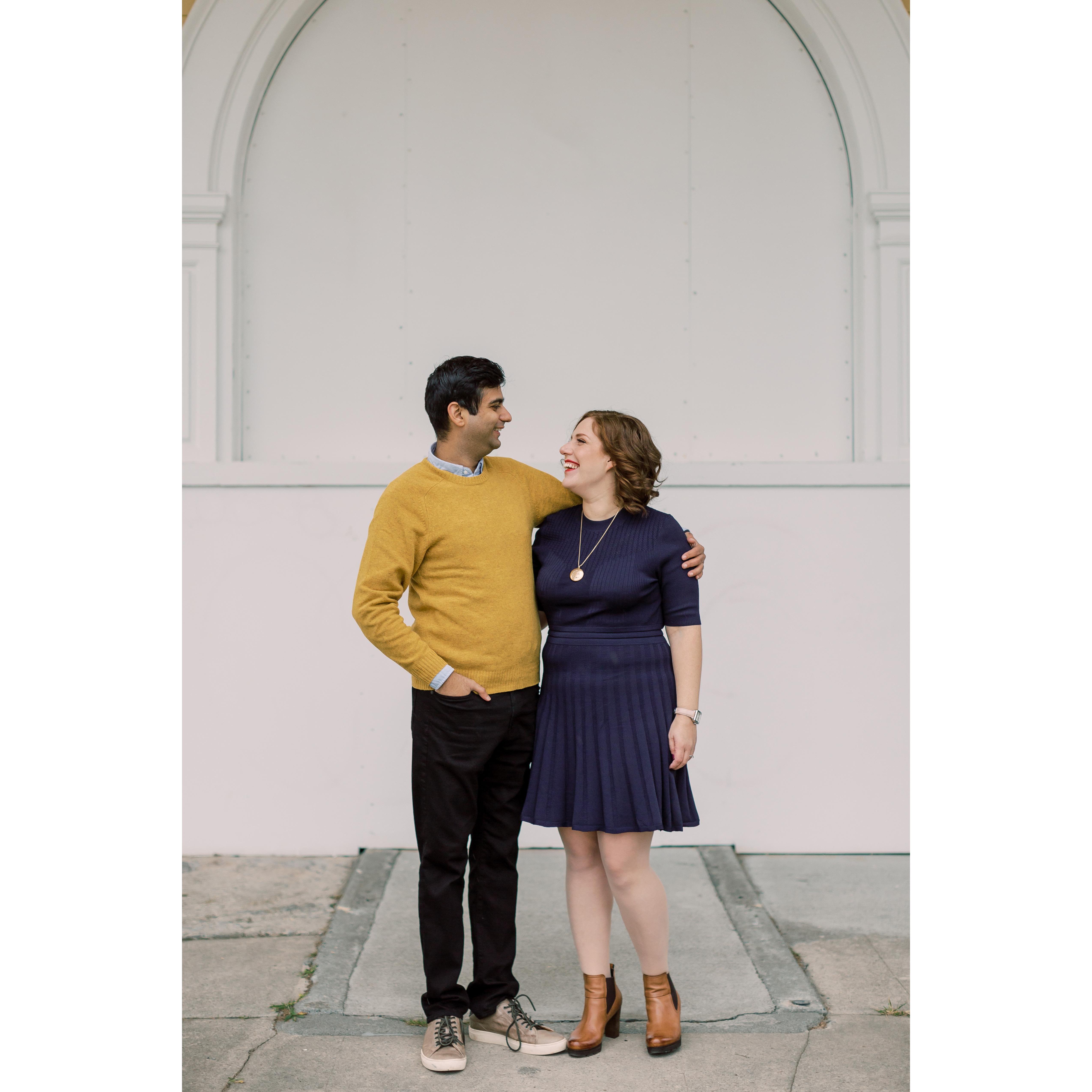 Engagement pictures in Discovery Park in Seattle, Washington. Photographer: Sarah Harris