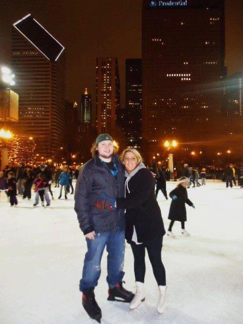 Ice skating in downtown Chicago! ⛸