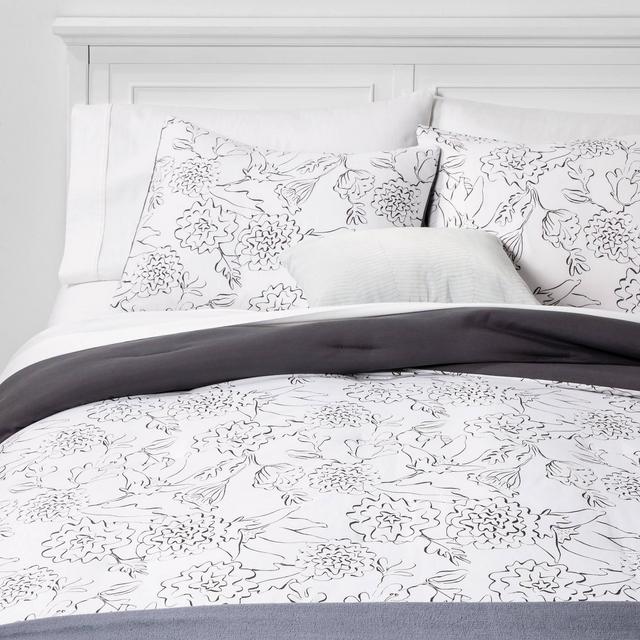 King Floral Bed in a Bag White - Room Essentials™