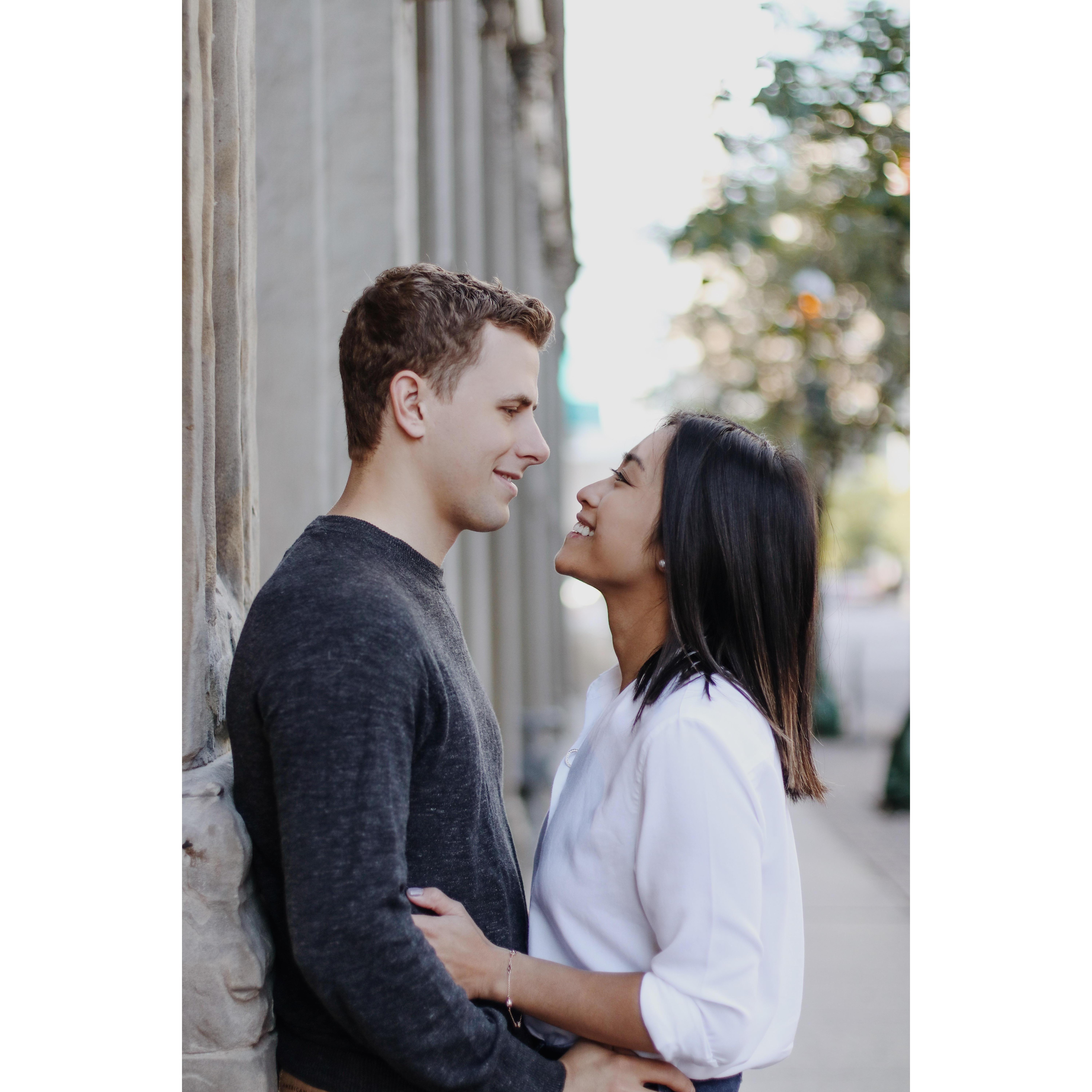 Engagement session - Tourists in Toronto!