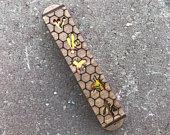 Laser cut wood bee mezuzah - 1 inch //...