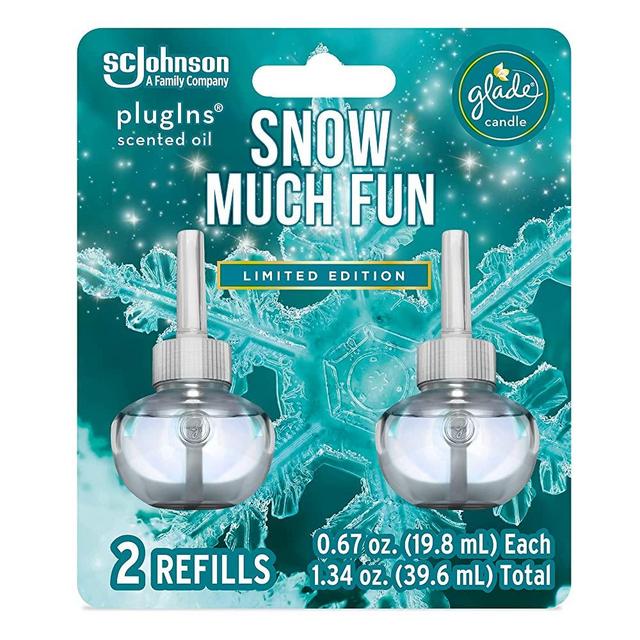Glade PlugIns Refills Air Freshener Starter Kit, Scented and Essential Oils for Home and Bathroom, Snow Much Fun, 0.67 Fl Oz, 1 Warmer + 1 Refill