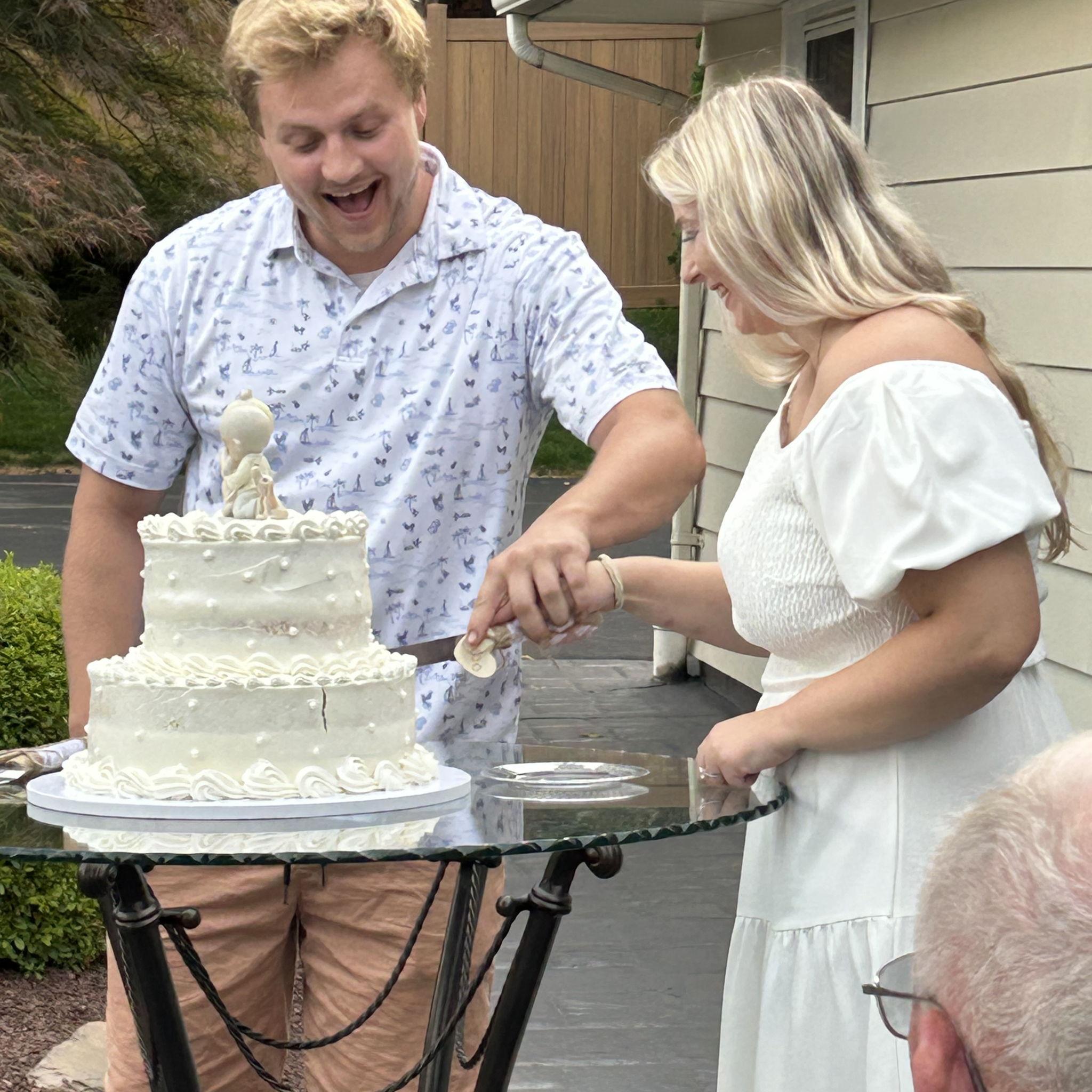 Cake cutting lessons for the big day