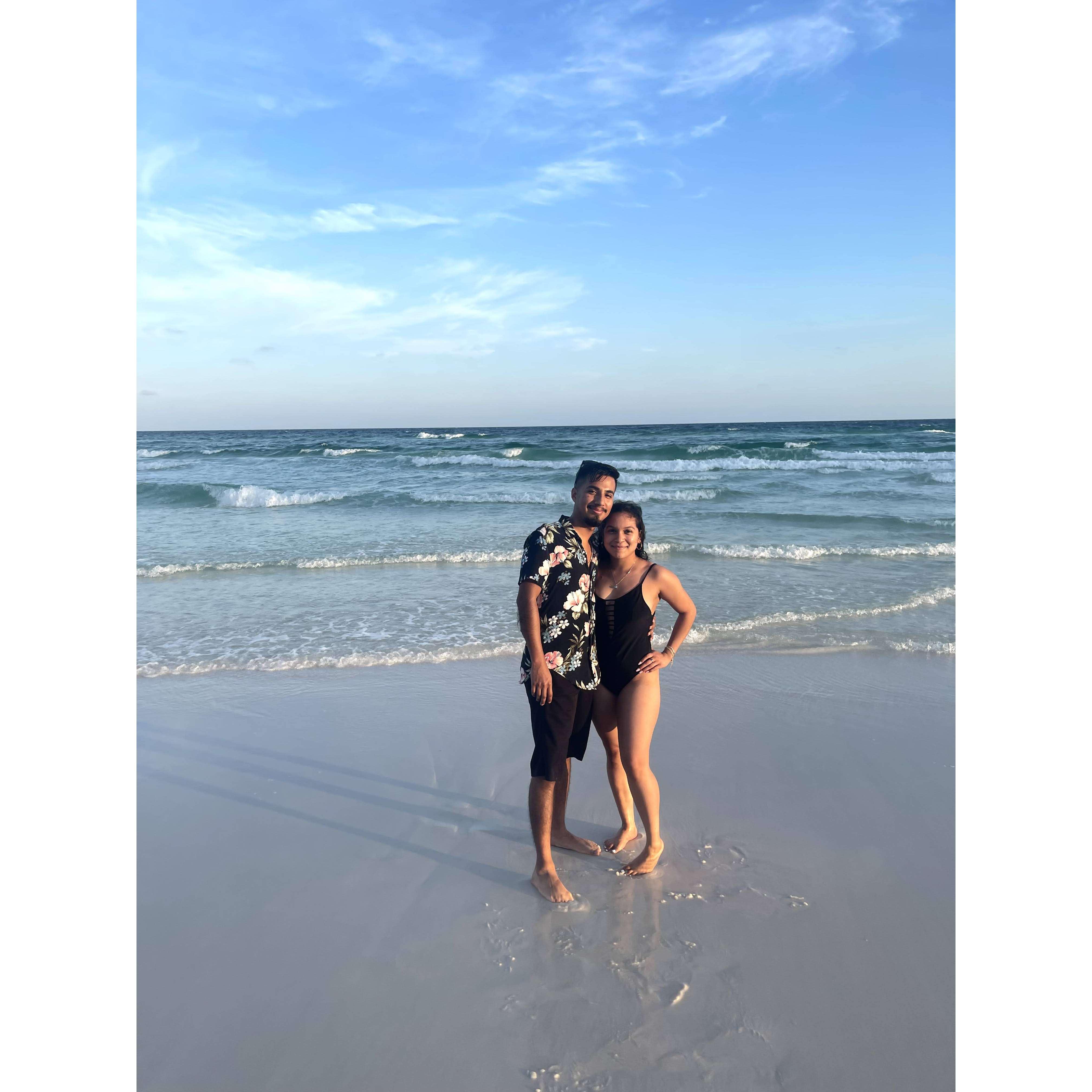 About 30 minutes before the proposal (Rachel clueless) 