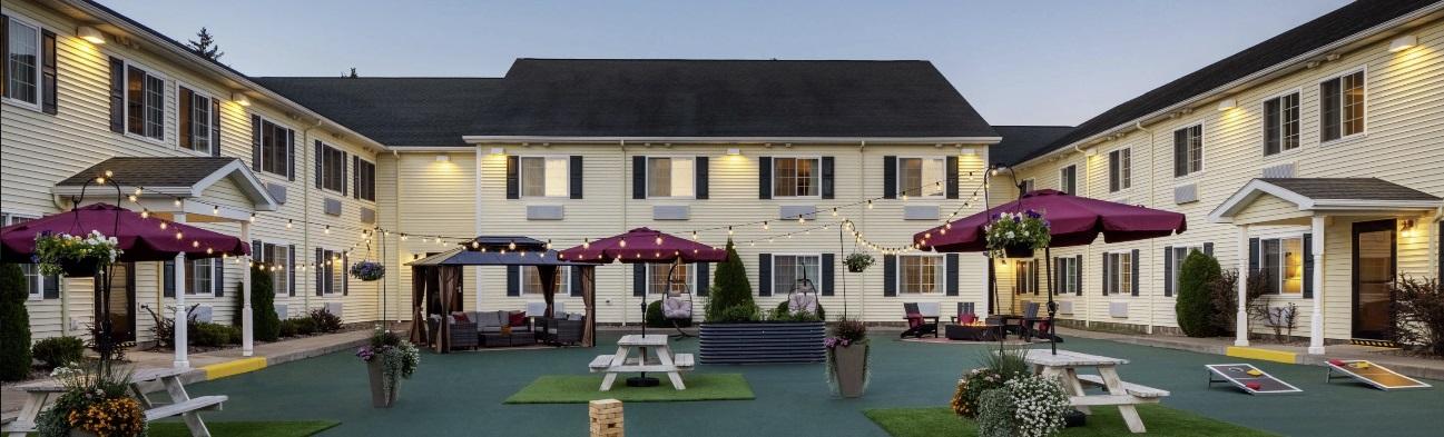 The Wedding Website of Kyral Eaton and Deshi Weston