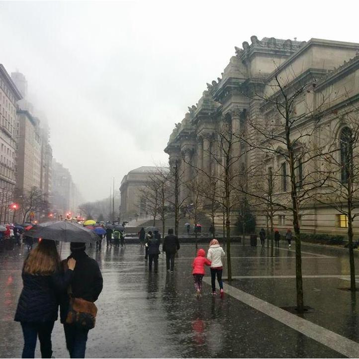 Walking to the Metropolitan Museum of Art in the rain