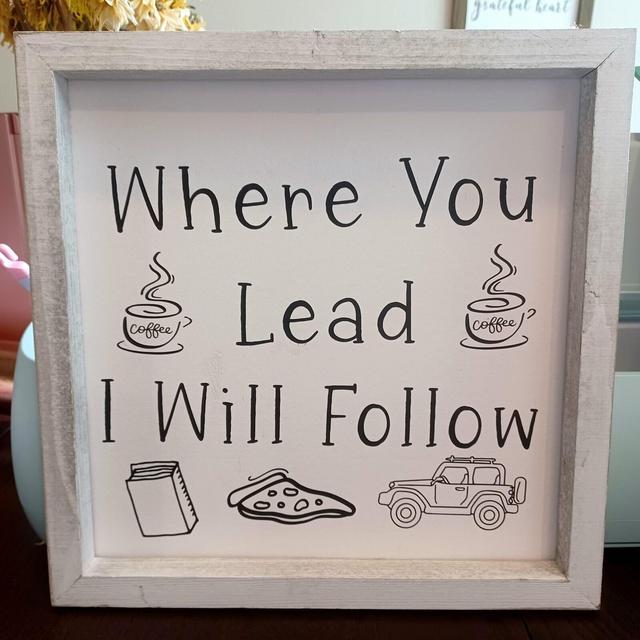 Gilmore Girls Sign!