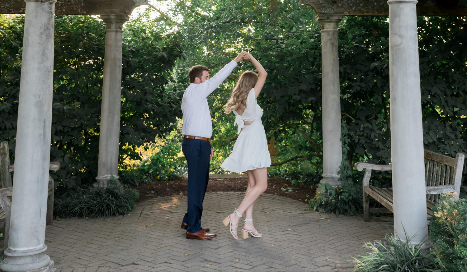 The Wedding Website of Lauren Maguire and Toby Maguire