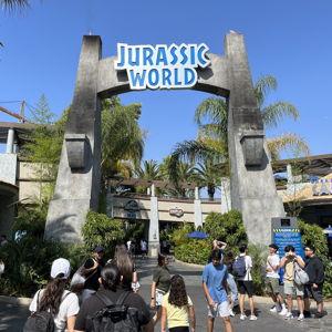 Honeymoon - Jurassic World Experience at Universal Studios