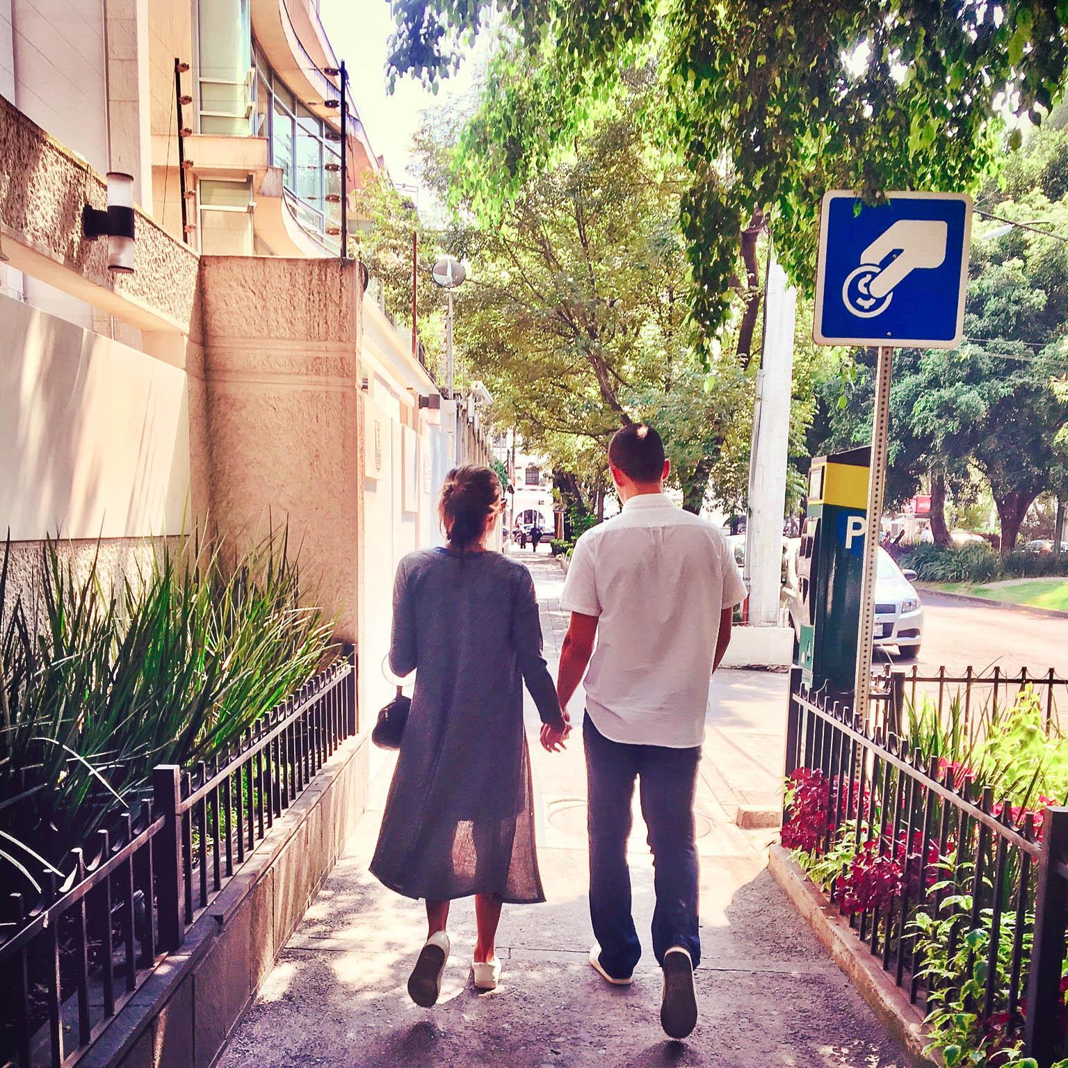 Strolling sidewalks in Mexico City 🇲🇽