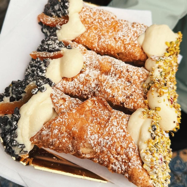Best Cannolis in the world • I Segreti del Chiostro • Palermo