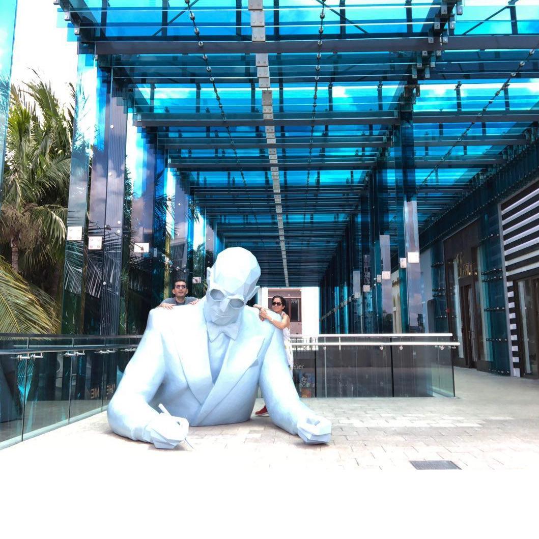 Miami is always fun... our  selfie with Le Corbusier...