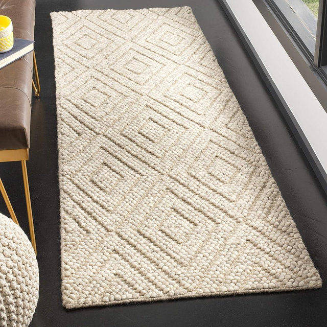 SAFAVIEH Natura Collection Runner Rug - 2'3" x 6', Beige, Handmade Wool, Ideal for High Traffic Areas in Living Room, Bedroom (NAT623B)