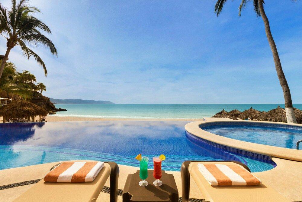 The Wedding Website of Vanessa Alvarado and Evan Chamblee