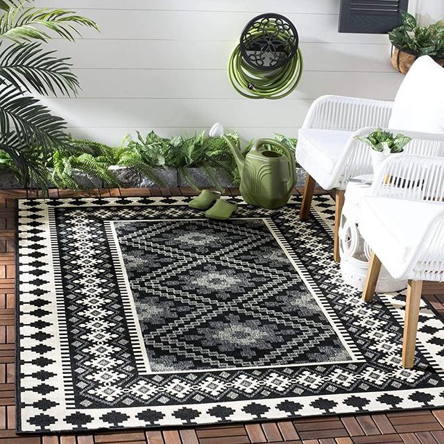 SAFAVIEH Veranda Collection 6'7" x 9'6" Black / Cream VER099 Boho Indoor/ Outdoor Non-Shedding Easy Cleaning Patio Backyard Porch Deck Mudroom Area Rug