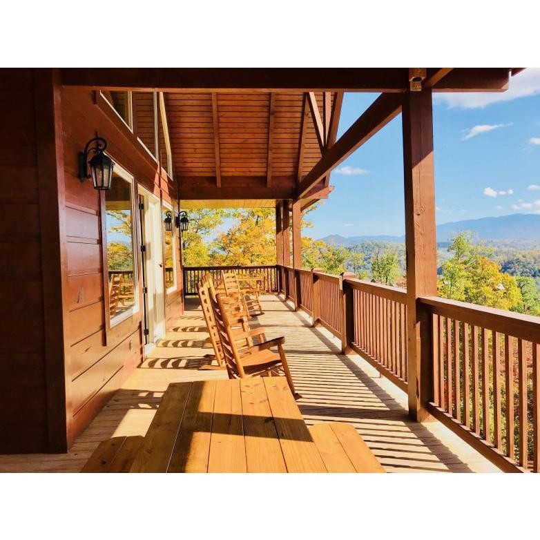 Reception area/ 2nd floor deck