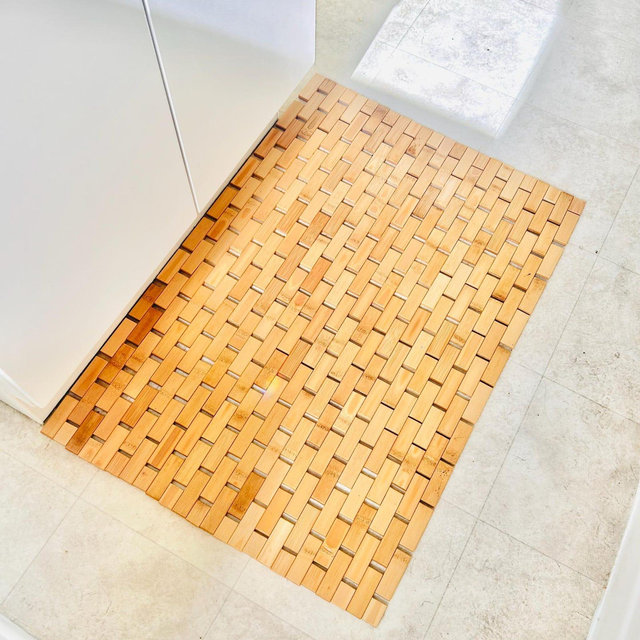 Bamboo Bath Mat: Eco-Friendly Spa Style - Water Resistant