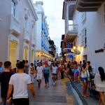 1. Do a walking tour of Cartagena’s  streets/Haz un recorrido a pie por las calles de Cartagena