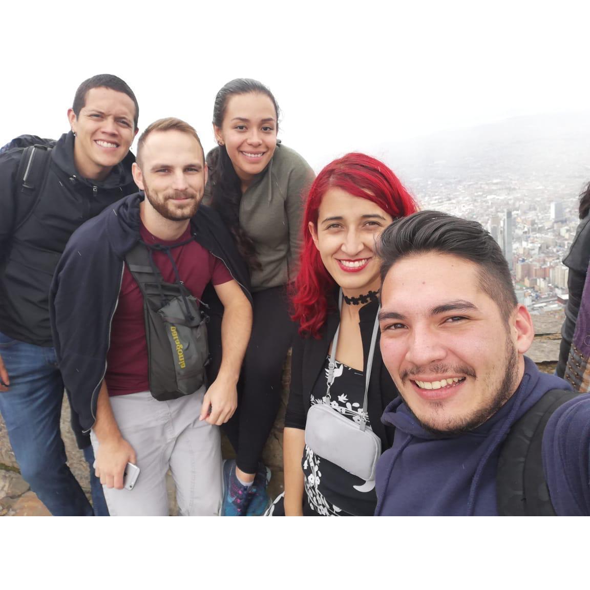 Hiking up to Monserrate with friends.
Gran compañía en Monserrate.