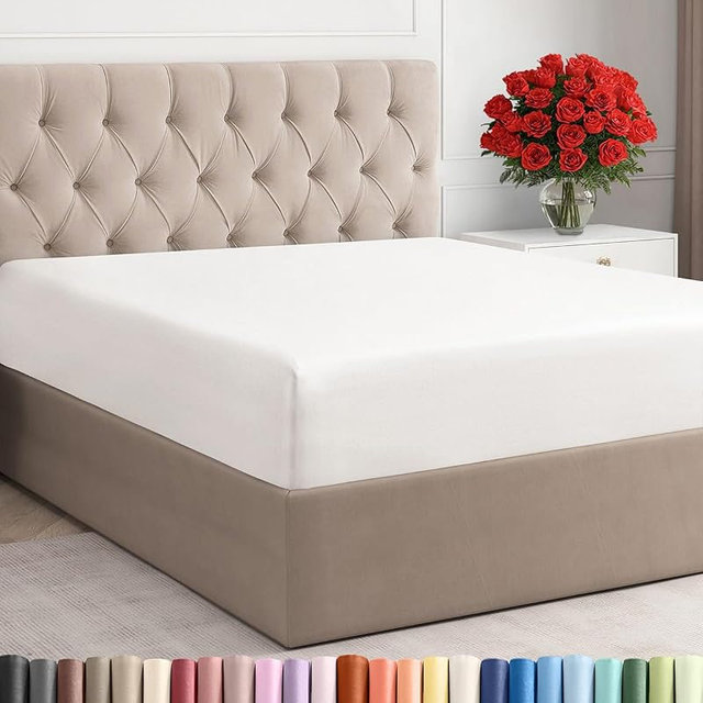 King Fitted Bed Sheet - Bottom Single Fitted Sheet Only - Ultra-Soft Hotel Luxury Bedding w/ 8-16 Inch Deep Pockets - Breathable & Wrinkle Free - Easy-Care, Fade and Shrink Resistant - Antique White