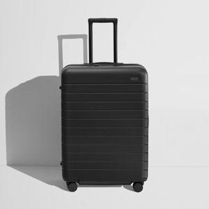Expandable Medium Suitcases: Jet Black | Away
