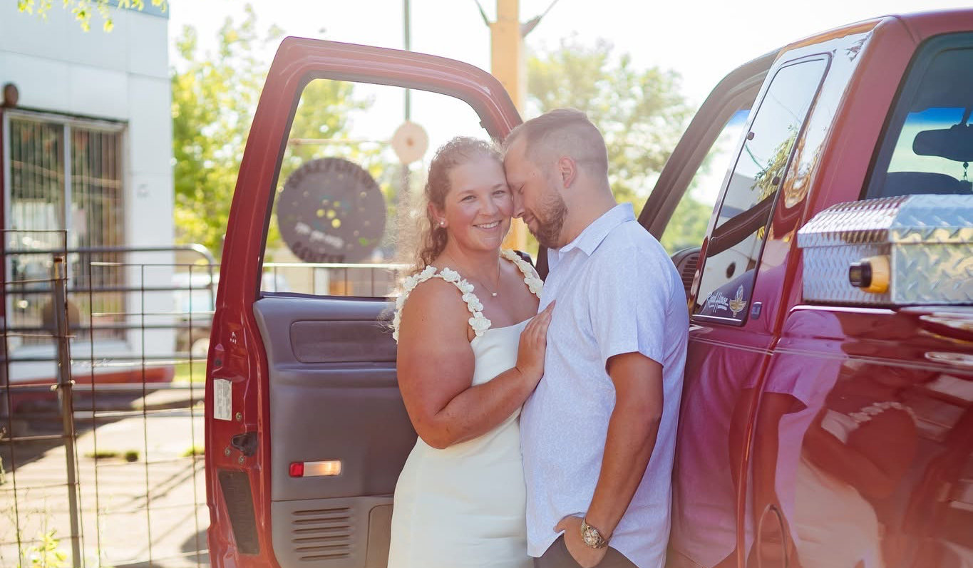 The Wedding Website of Taylor Drzewiecki and Thomas Wetmore