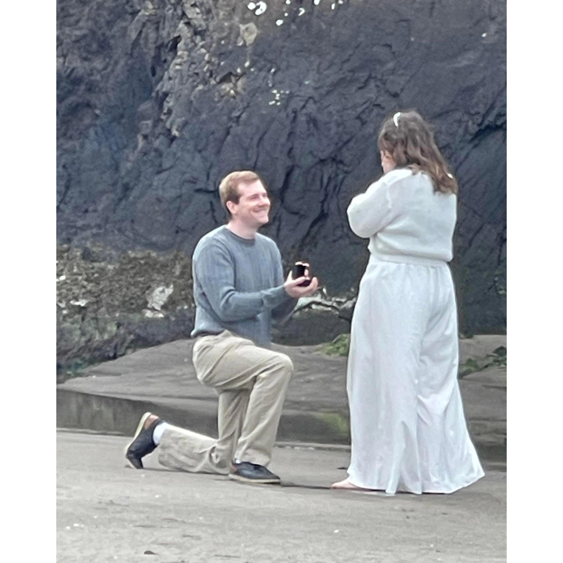 Ethan had Samantha's sister, Melanie, dress up in disguise so she wouldn't recognize her taking photos from a distance before he proposed.