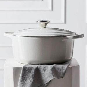 Signature Round Dutch Oven, White, 5.5 qt